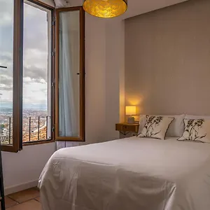 Florentia San Nicolas 아파트